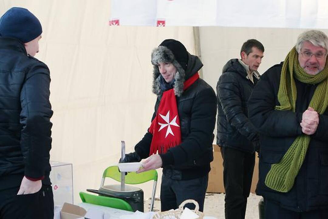 Maltiečiai klaipėdiečius vaišino sriuba