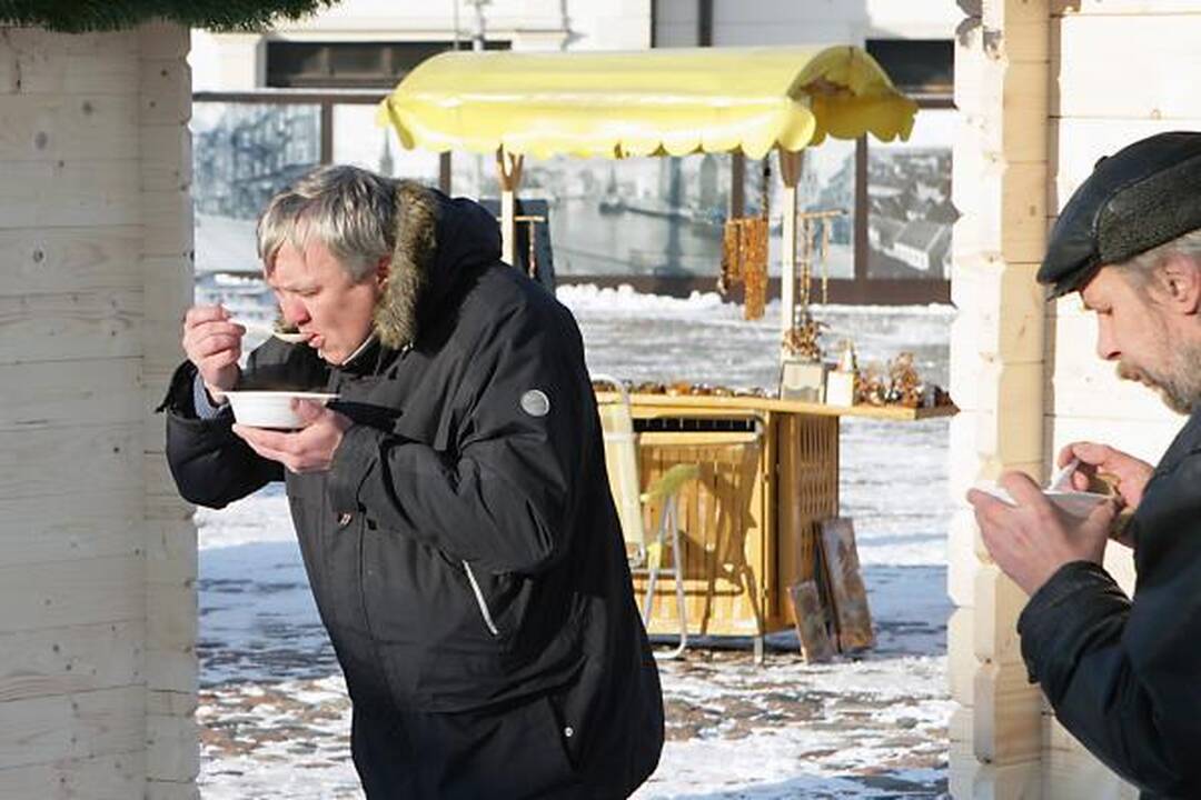 Maltiečiai klaipėdiečius vaišino sriuba