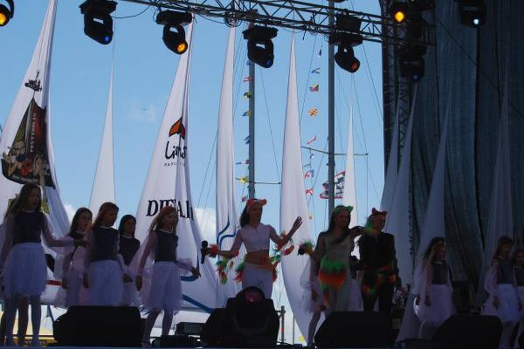 Nidos festivalis: koncerte vaikams žvaigždės tapo pasakų herojais