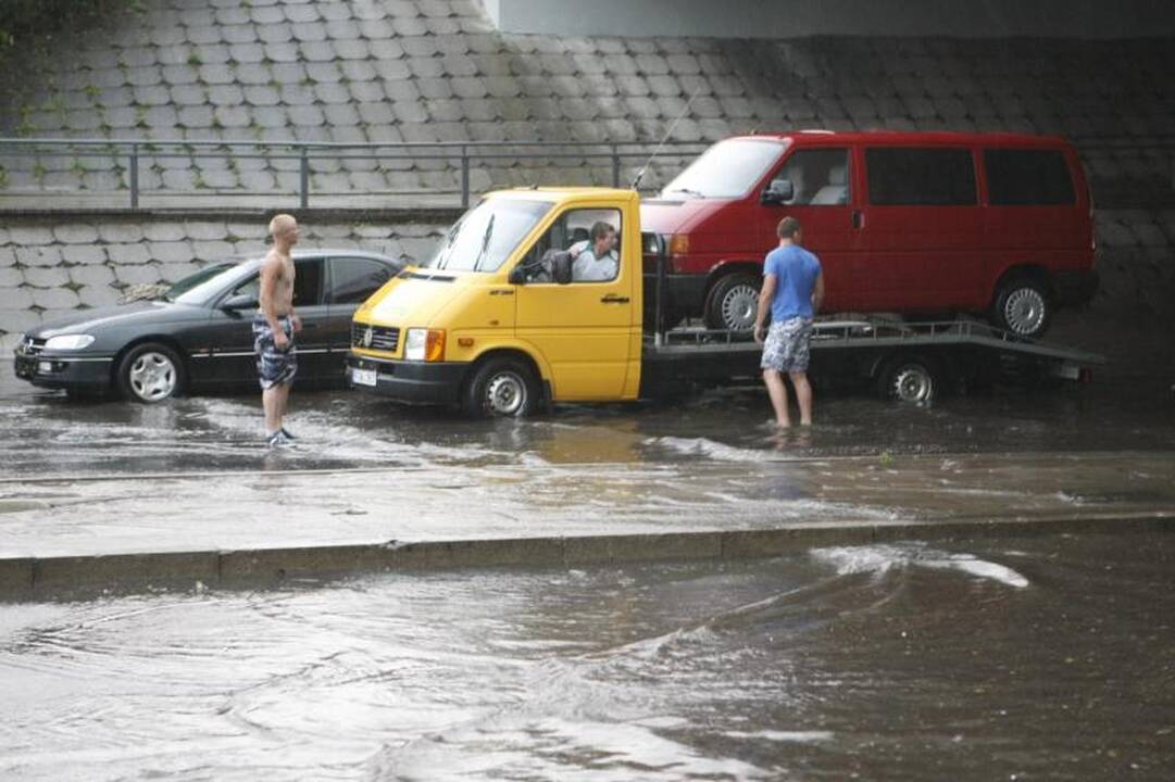 Uostamiestį vėl užklupo stipri vėtra ir lietus (papildyta 21:24 val.)