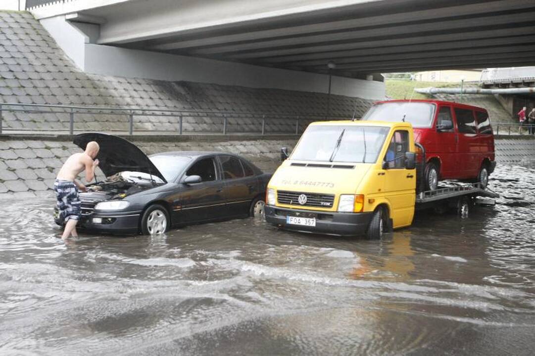 Uostamiestį vėl užklupo stipri vėtra ir lietus (papildyta 21:24 val.)