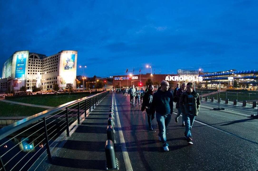 Lemiama krepšinio dvikova pritraukė tūkstančius žiūrovų