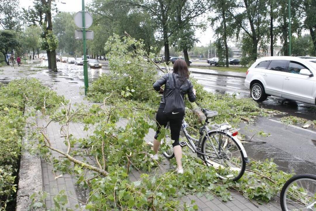 Uostamiestį vėl užklupo stipri vėtra ir lietus (papildyta 21:24 val.)