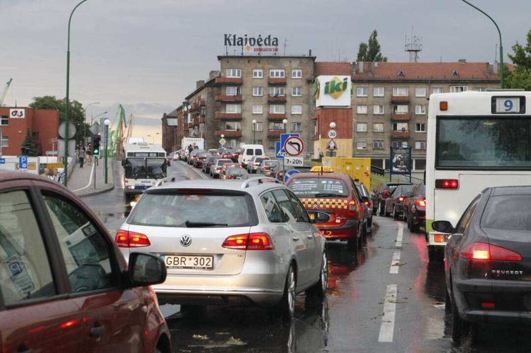 Uostamiestį vėl užklupo stipri vėtra ir lietus (papildyta 21:24 val.)