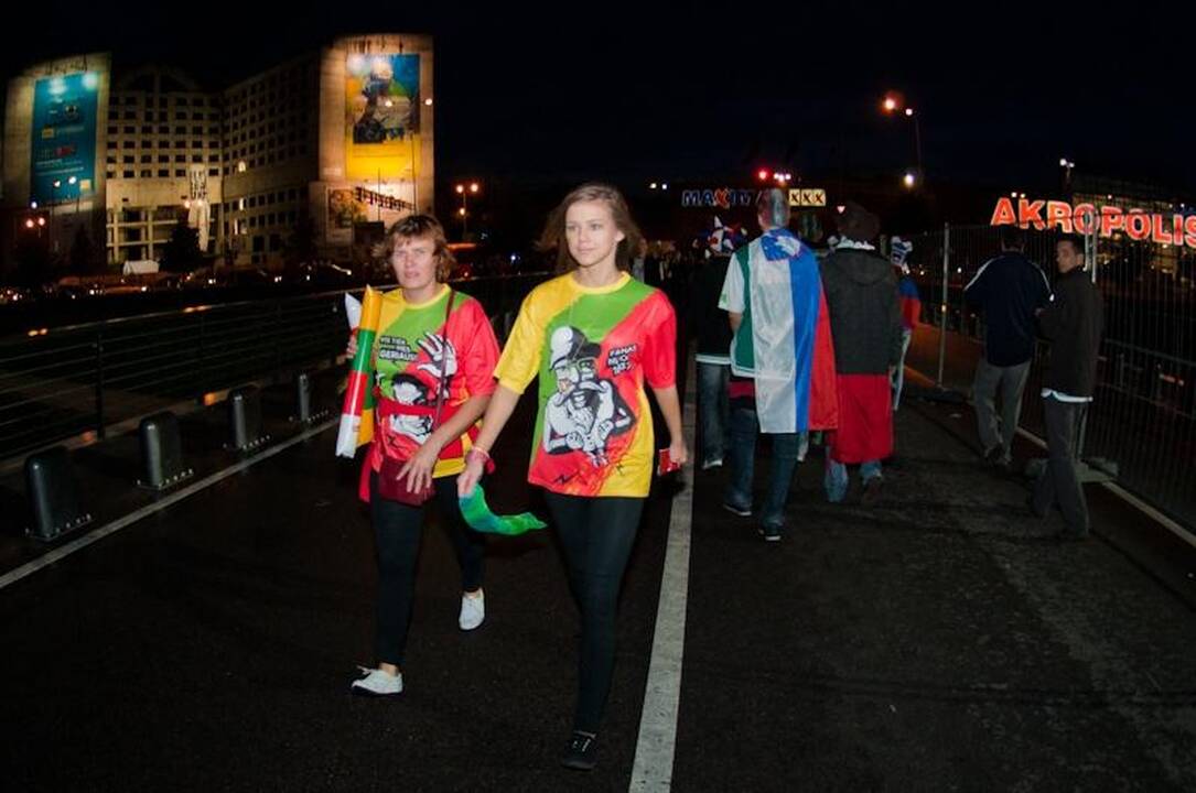 Lemiama krepšinio dvikova pritraukė tūkstančius žiūrovų