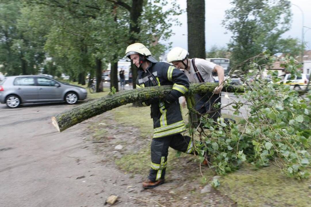 Uostamiestį vėl užklupo stipri vėtra ir lietus (papildyta 21:24 val.)