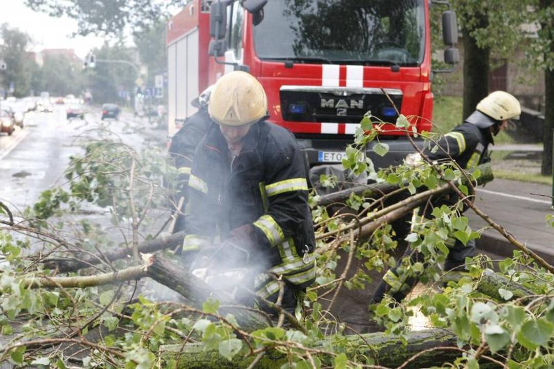 Uostamiestį vėl užklupo stipri vėtra ir lietus (papildyta 21:24 val.)