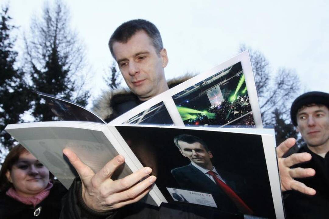 D.Medvedevas su žmona balsavo Maskvos Ramenkų apylinkėje