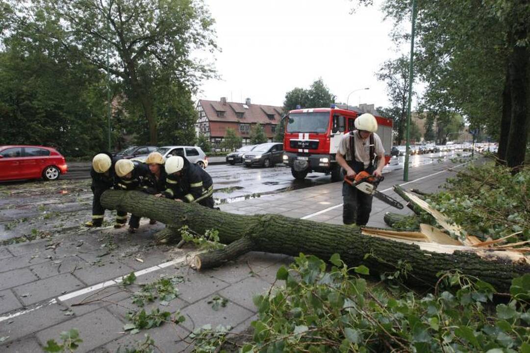Uostamiestį vėl užklupo stipri vėtra ir lietus (papildyta 21:24 val.)