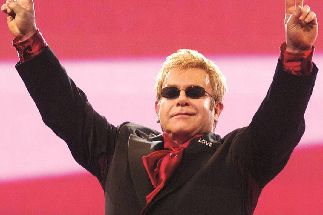 Kuriamas biografinis filmas apie serą Eltoną Johną