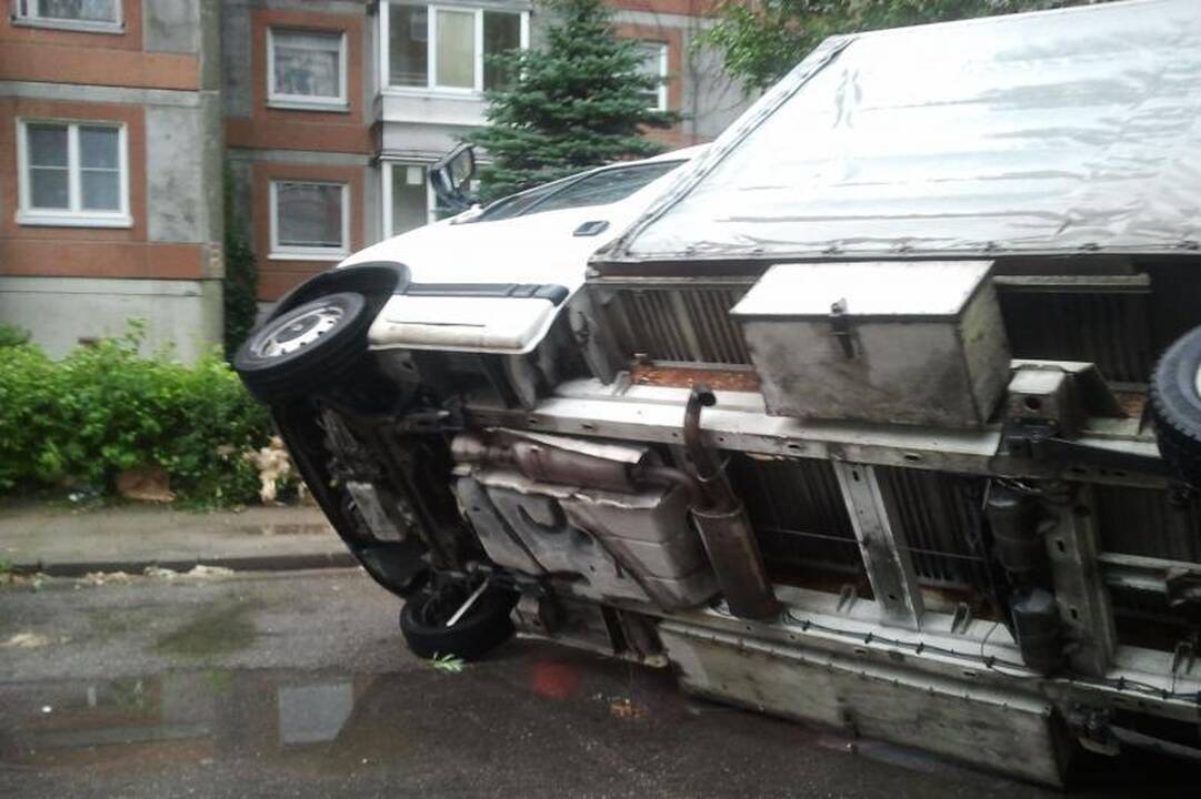 Uostamiestį vėl užklupo stipri vėtra ir lietus (papildyta 21:24 val.)