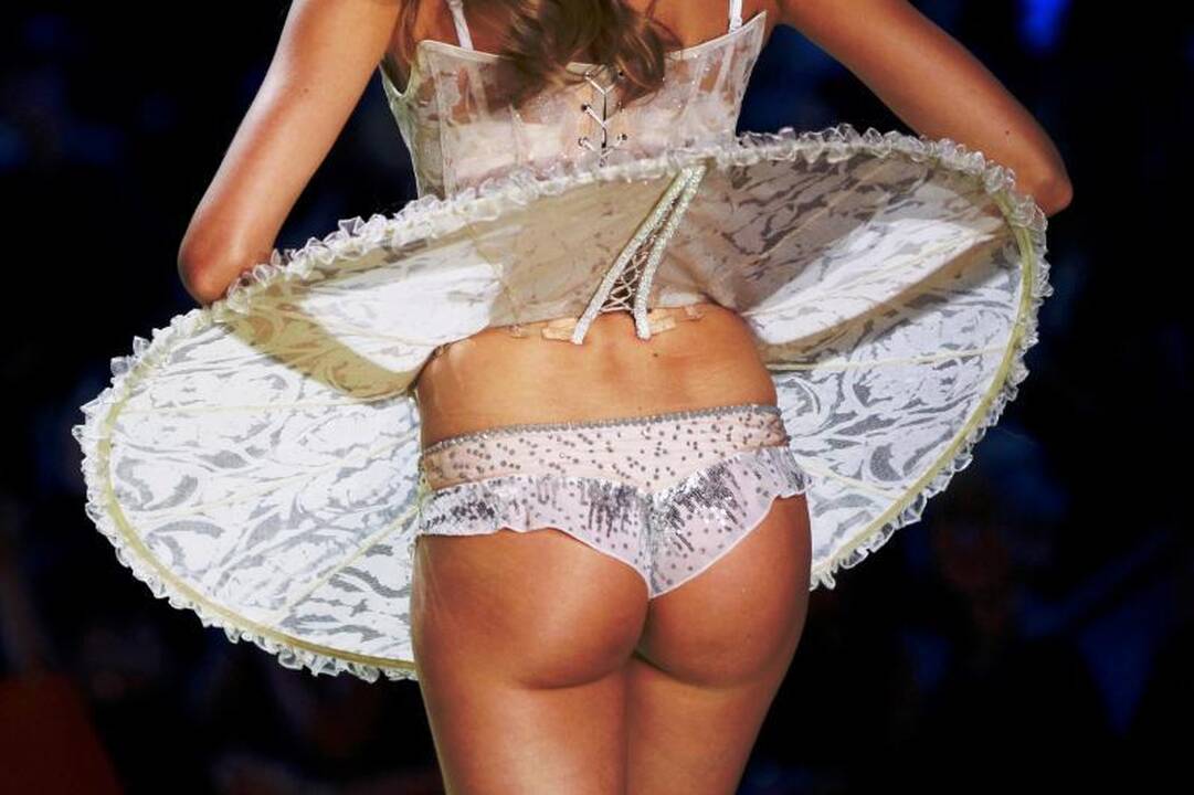 Ilgas sėdėjimas iš tiesų padidina užpakaliuką 