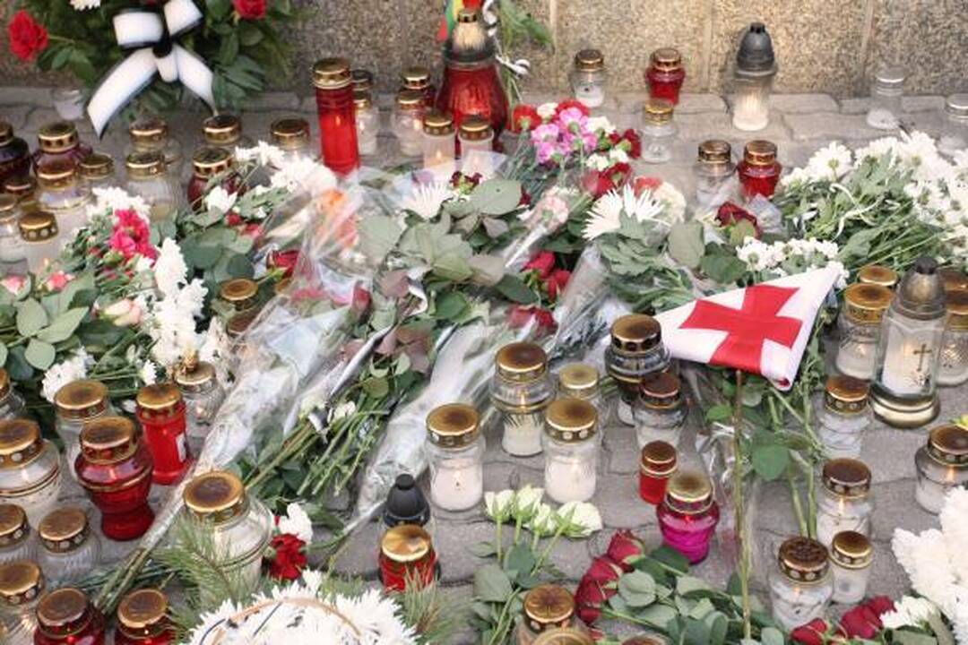 Lietuvoje skelbiamas trijų dienų gedulas