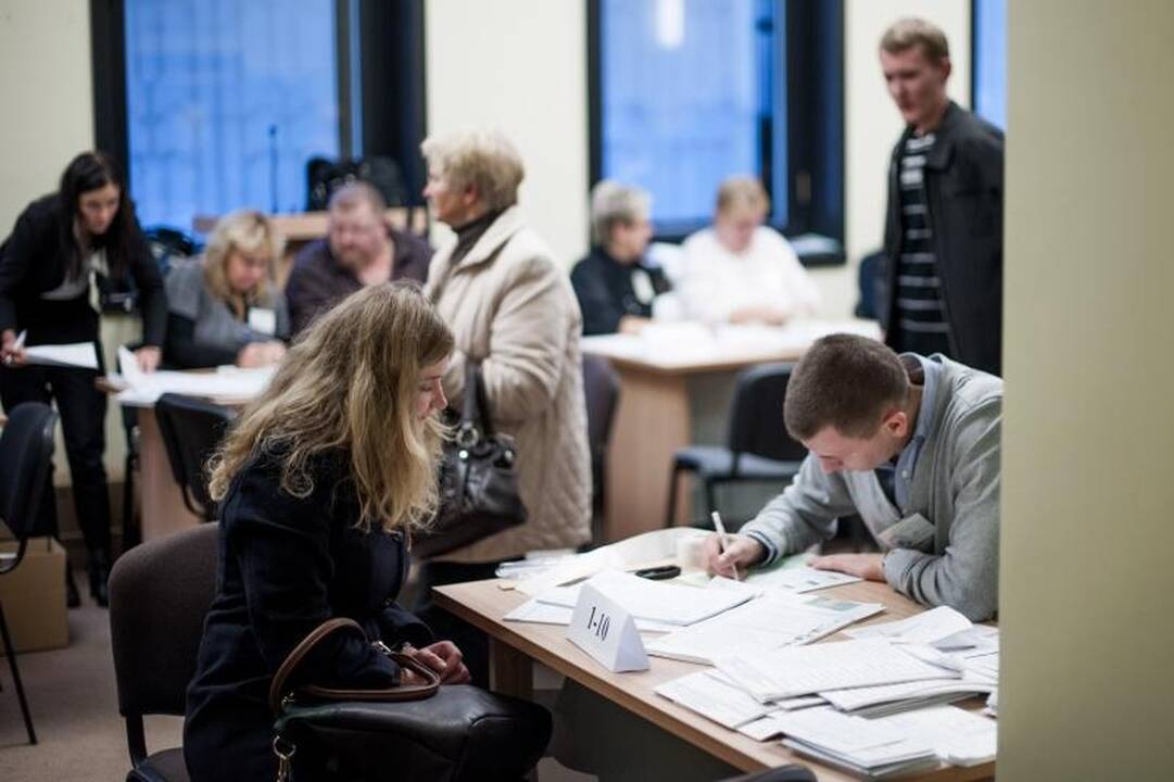 Antrąją išankstinio balsavimo dieną Kaune – ilgesnės rinkėjų eilės