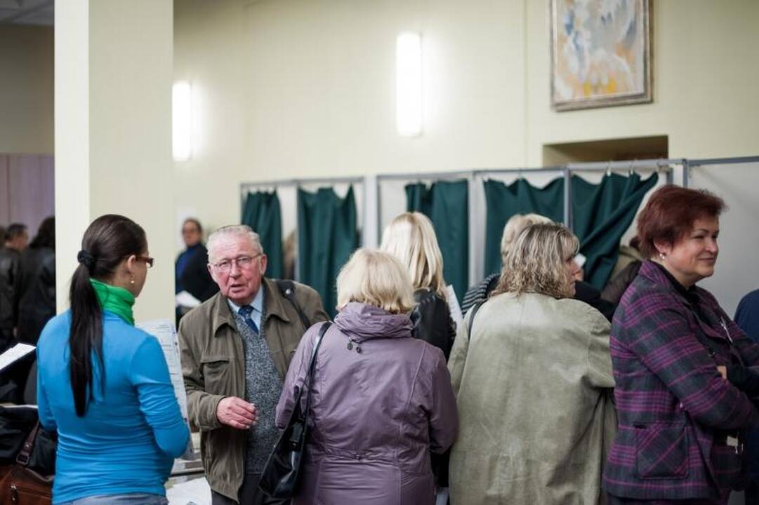 Antrąją išankstinio balsavimo dieną Kaune – ilgesnės rinkėjų eilės