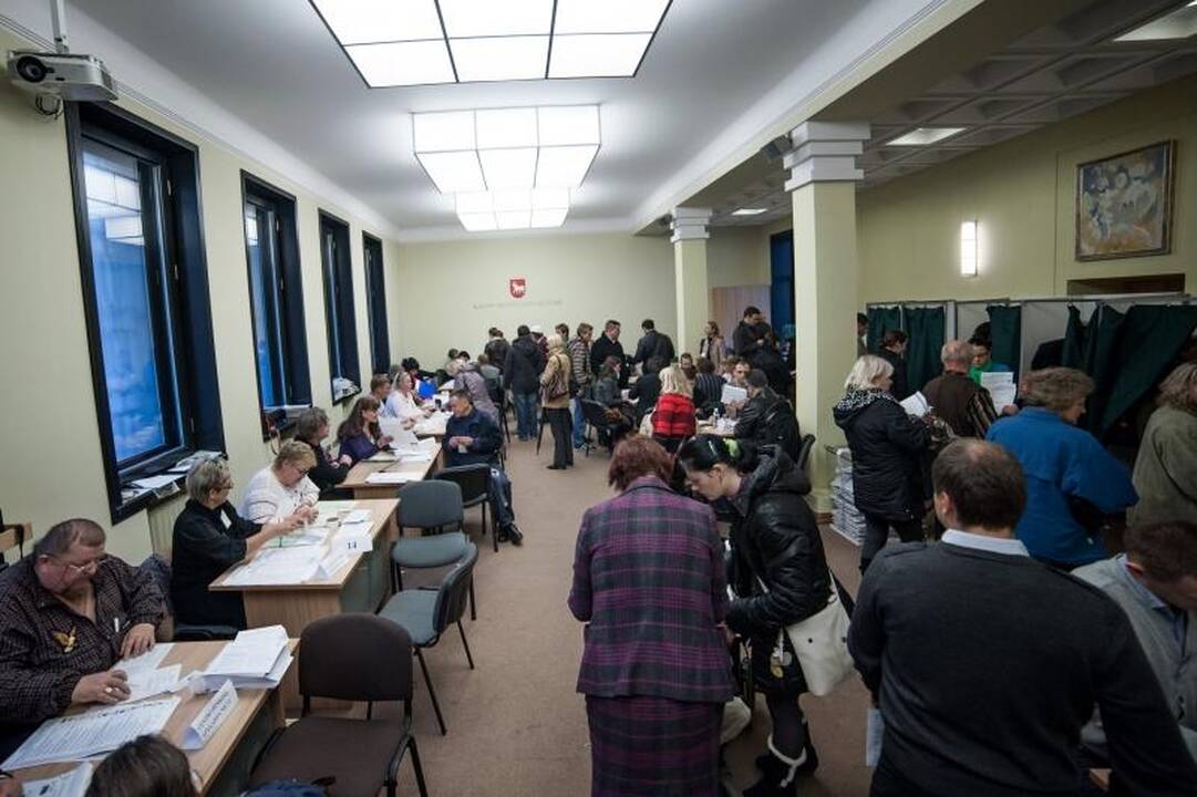 Antrąją išankstinio balsavimo dieną Kaune – ilgesnės rinkėjų eilės