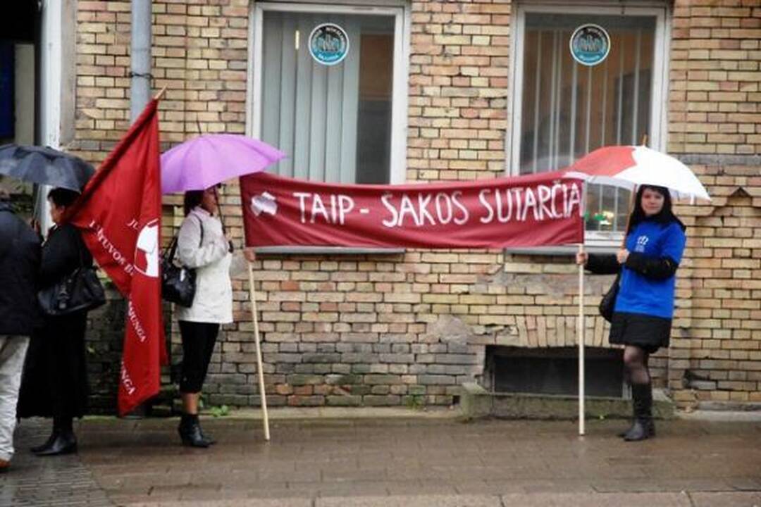 R.Vilkaitis sugebėjo protestuotojus įsivilioti vidun