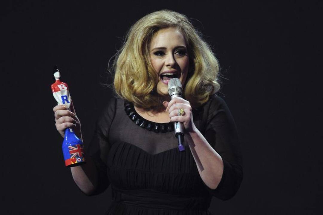 Adele vėl triumfuoja, šįkart – „Brit Awards“ ceremonijoje