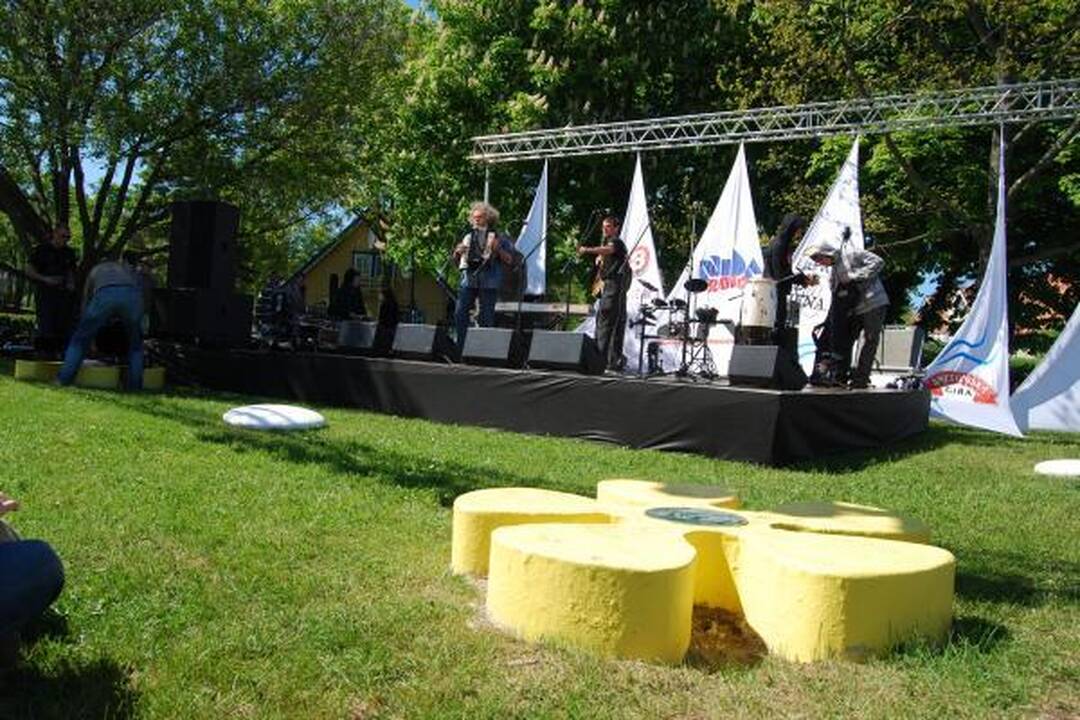 Nidoje atidaryta Užupio respublikos ambasada