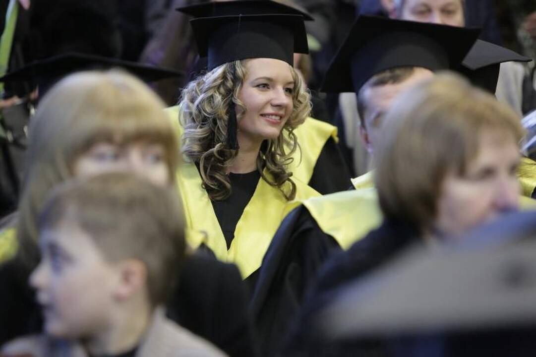 Lemiama krepšinio dvikova pritraukė tūkstančius žiūrovų