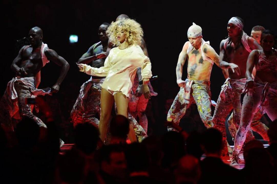 Adele vėl triumfuoja, šįkart – „Brit Awards“ ceremonijoje
