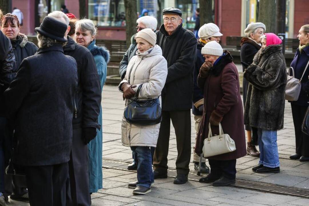 Eilėje prie buvusio Ūkio banko vos nekilo muštynės 