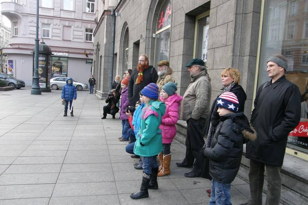 Vaikų namų globotiniai atidarė savo dirbinių parodą miesto centre