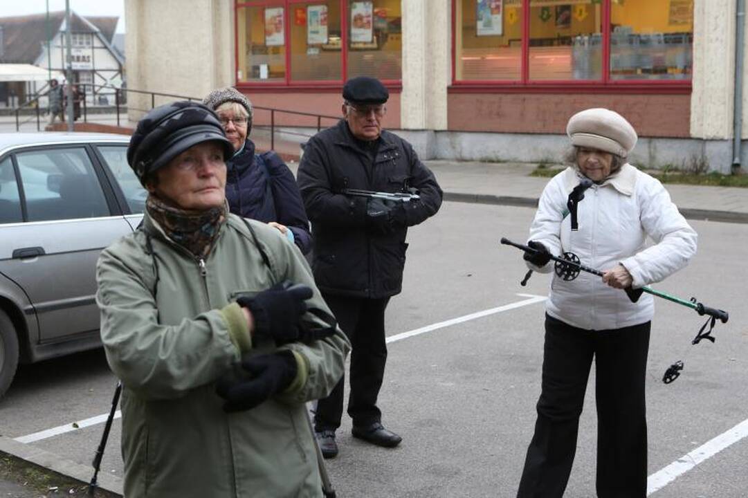 Šiaurietiškas pasivaikščiojimas pajūriu išjudino senolius