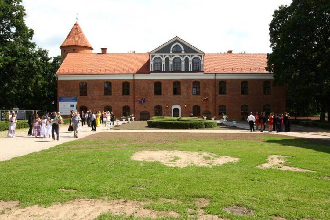 Atgimusi Raudondvario pilis – konkurentė Kauno rotušei?