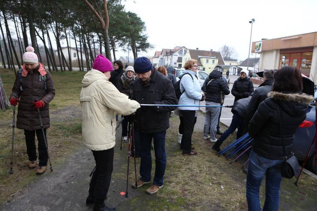 Šiaurietiškas pasivaikščiojimas pajūriu išjudino senolius
