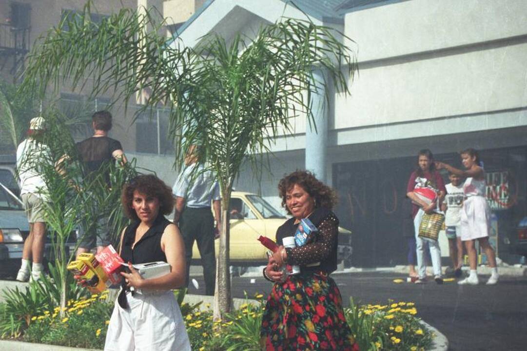 Los Andželas riaušių metines mini ragindamas laikytis vienybės
