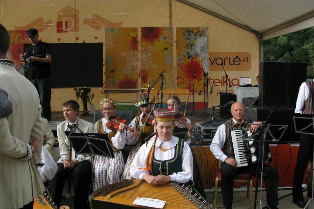 Į Rugsėjo 1-osios koncertą moksleiviai rinkosi vangiai     