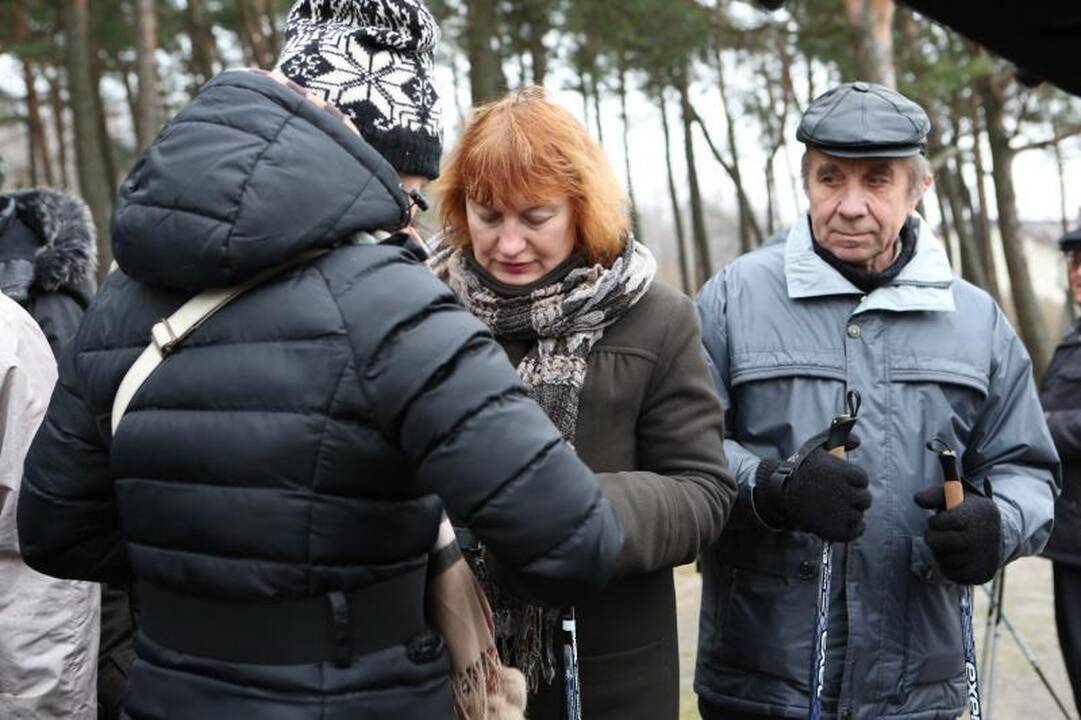 Šiaurietiškas pasivaikščiojimas pajūriu išjudino senolius