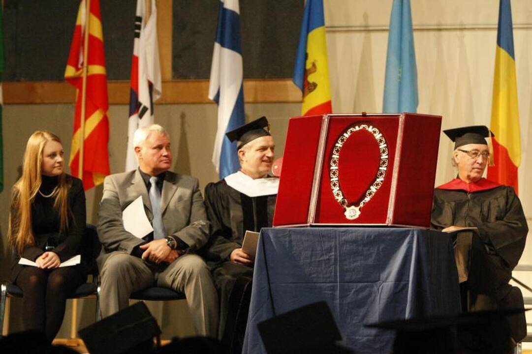 LCC tarptautiniame universitete inauguruota šeštoji rektorė