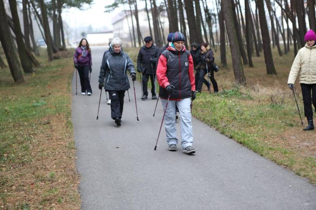 Šiaurietiškas pasivaikščiojimas pajūriu išjudino senolius
