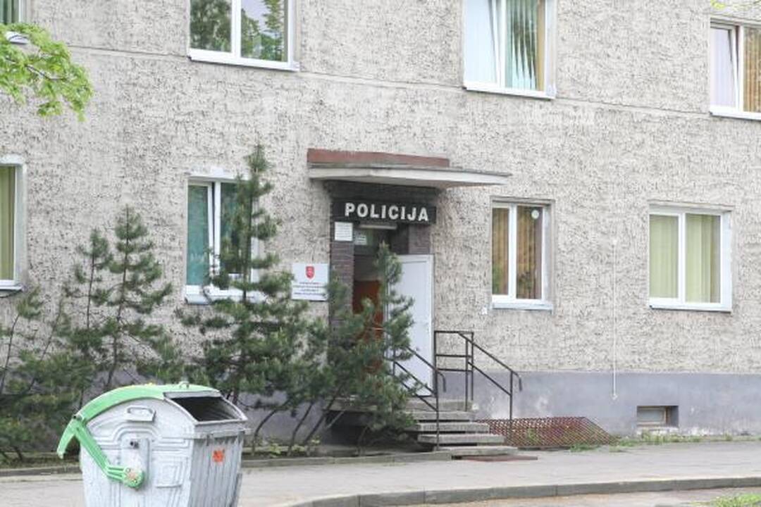 Lietuviškos svastikos – priešais uostamiesčio komisariatą