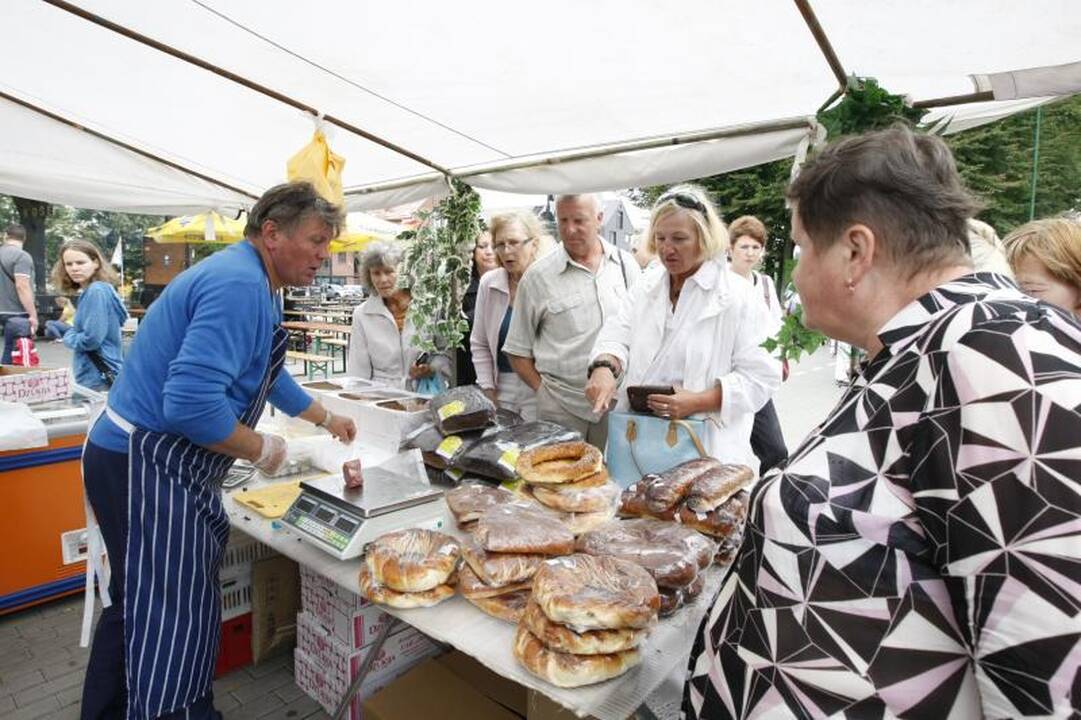 Jūros šventės mugėje– nuo šaukštų iki šerno galvos