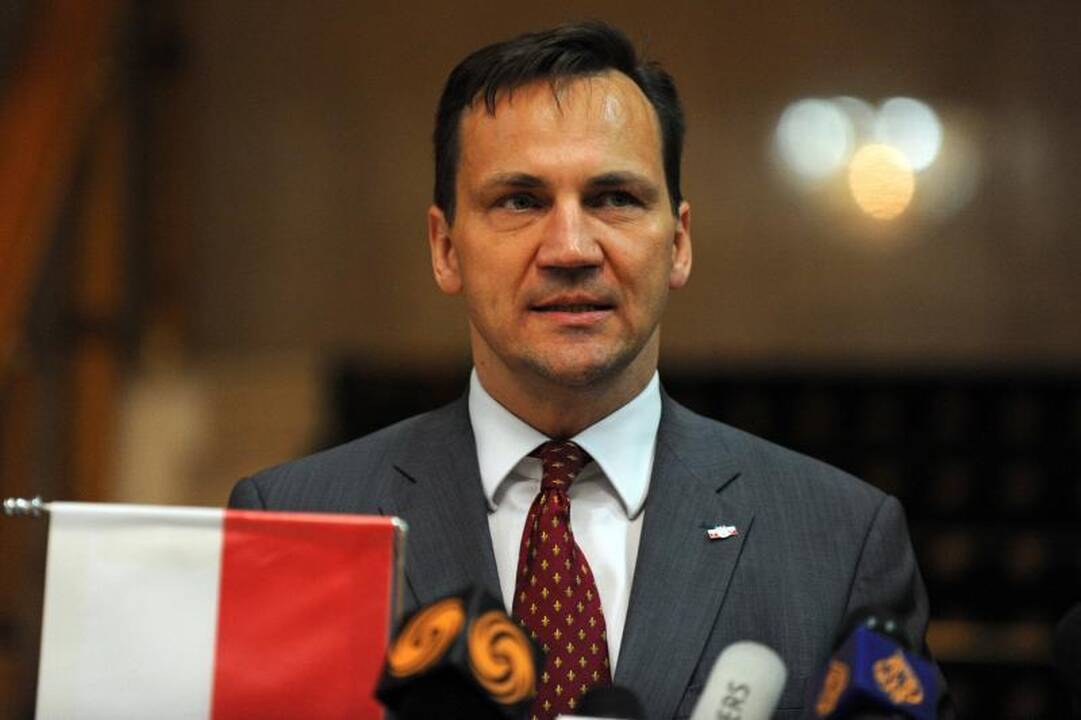 R.Sikorskis: Lenkija tikisi „naujo atsivėrimo“ su kita vyriausybe