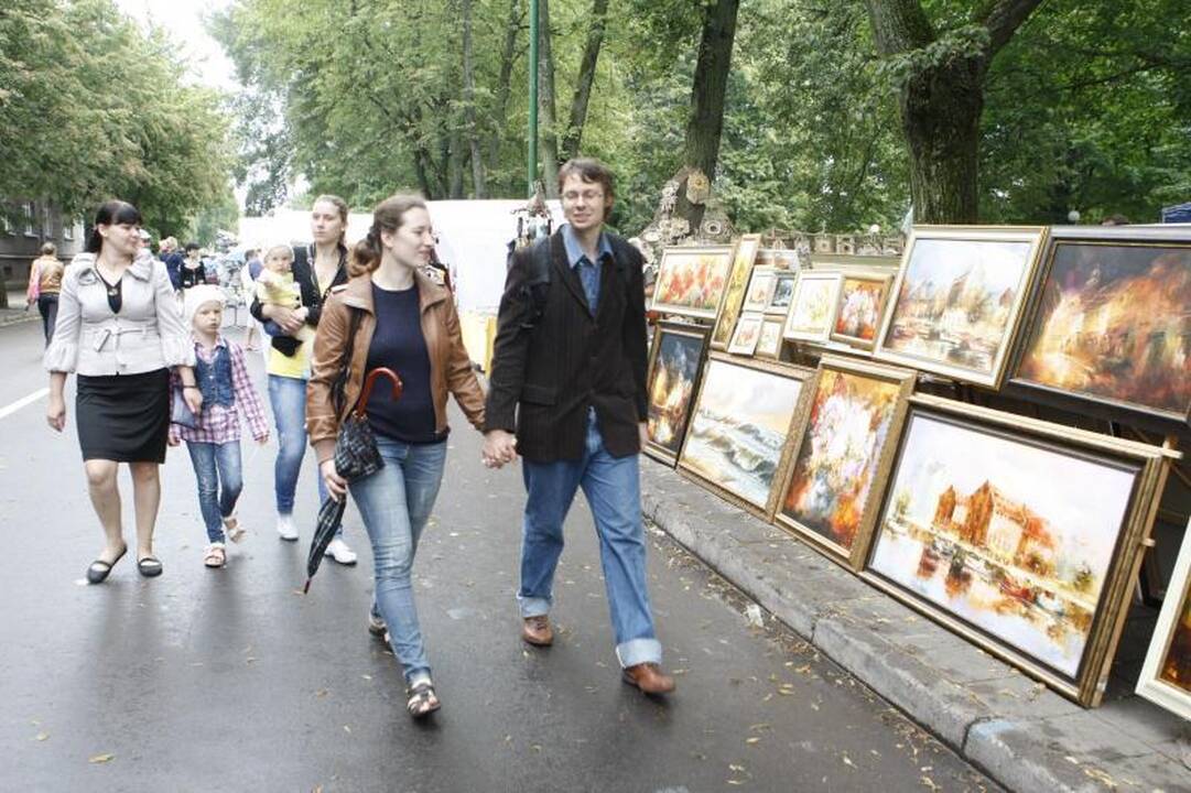 Jūros šventės mugėje– nuo šaukštų iki šerno galvos