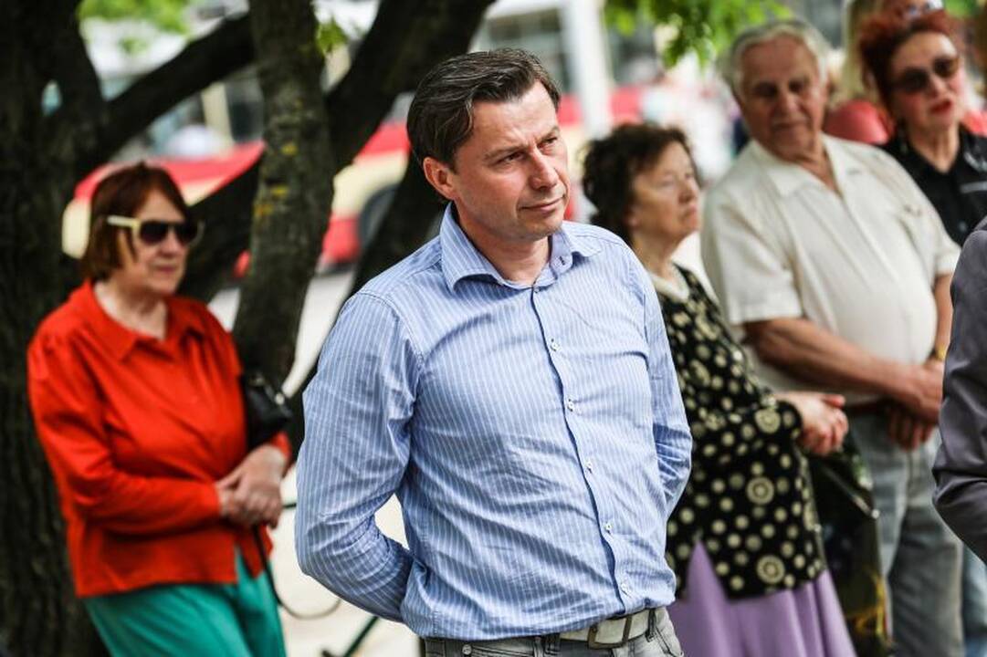 Vienybės aikštėje mitinguotojai smerkė pedofilų gynėjus