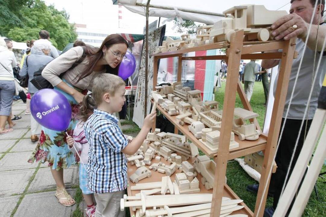 Jūros šventės mugėje– nuo šaukštų iki šerno galvos