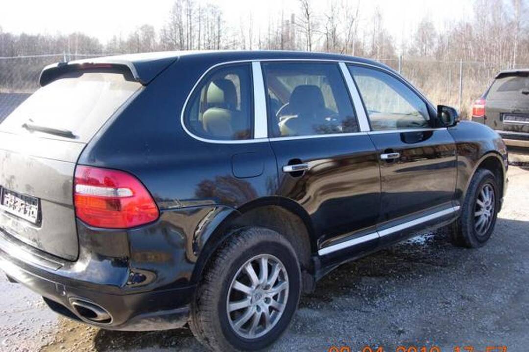 Per tarptautinę operaciją Lietuvoje sulaikyti 26 vogti automobiliai