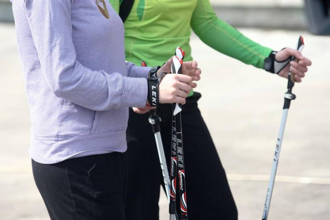 Vingio parke įvyko pirmasis šiaurietiško ėjimo žygis
