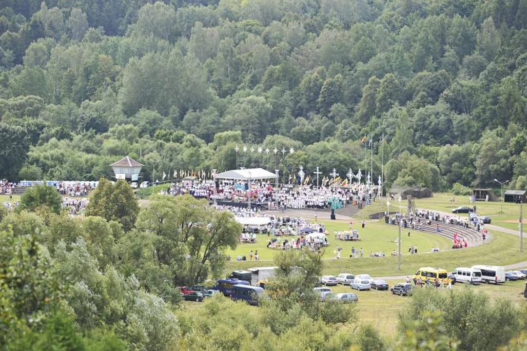 Paties rankų darbo slidės – ištikimos tremtinio palydovės