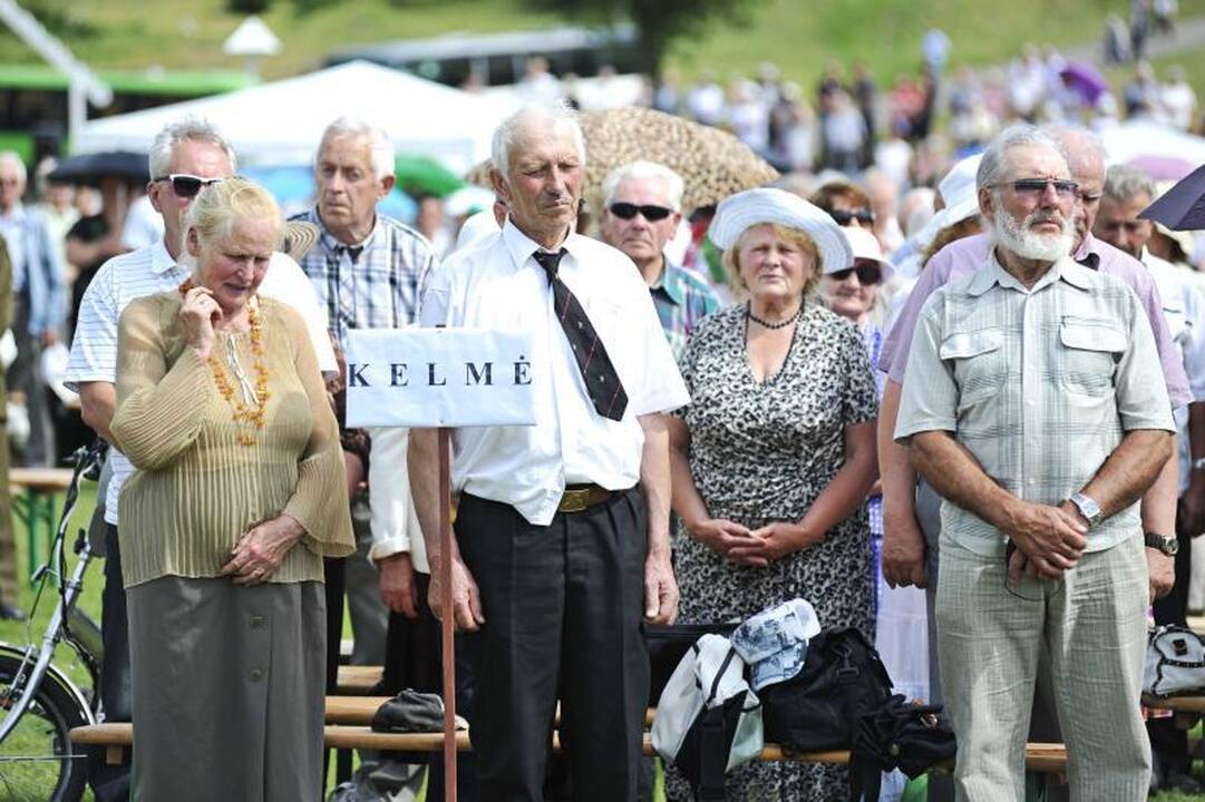Paties rankų darbo slidės – ištikimos tremtinio palydovės
