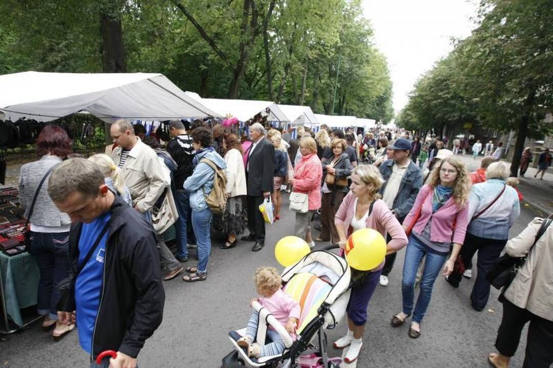 Jūros šventės mugėje– nuo šaukštų iki šerno galvos