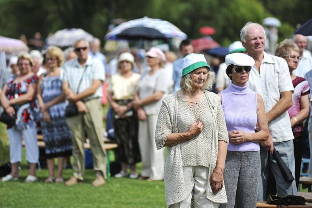 Paties rankų darbo slidės – ištikimos tremtinio palydovės