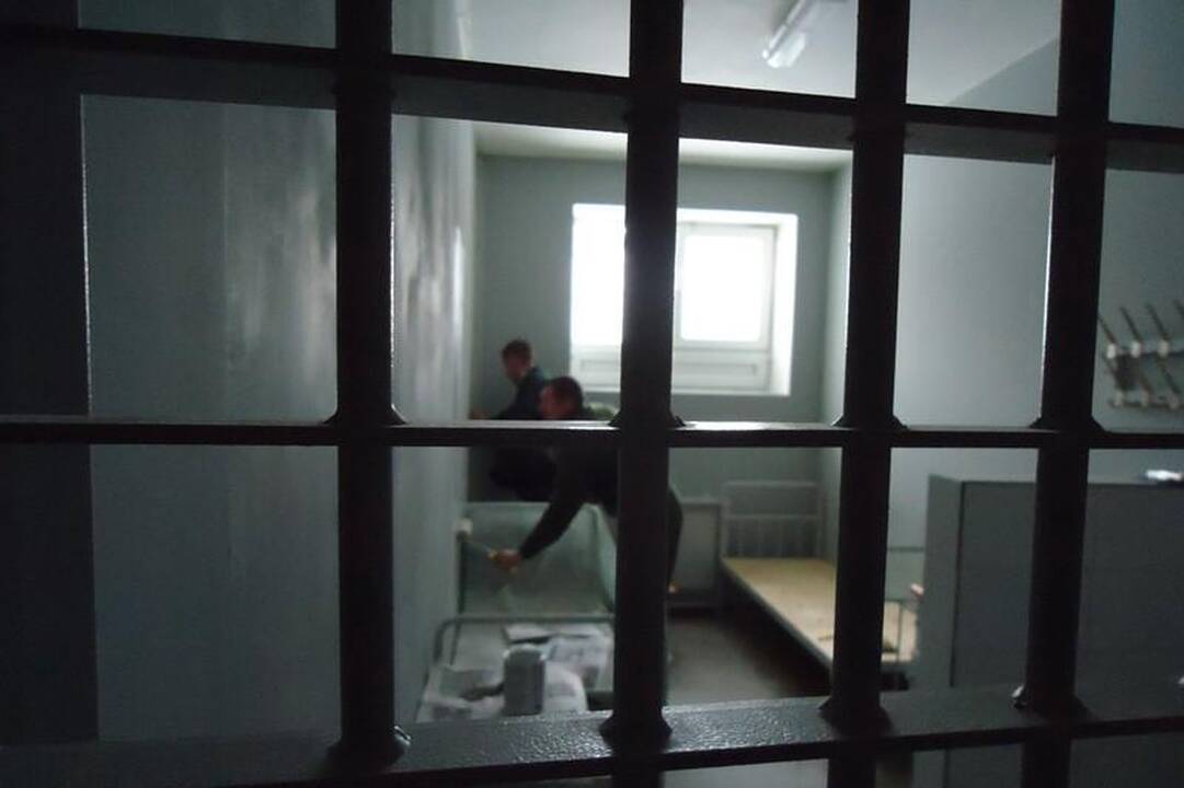 Neteisėtai informaciją rinkęs Kauno policininkas atsidūrė už grotų