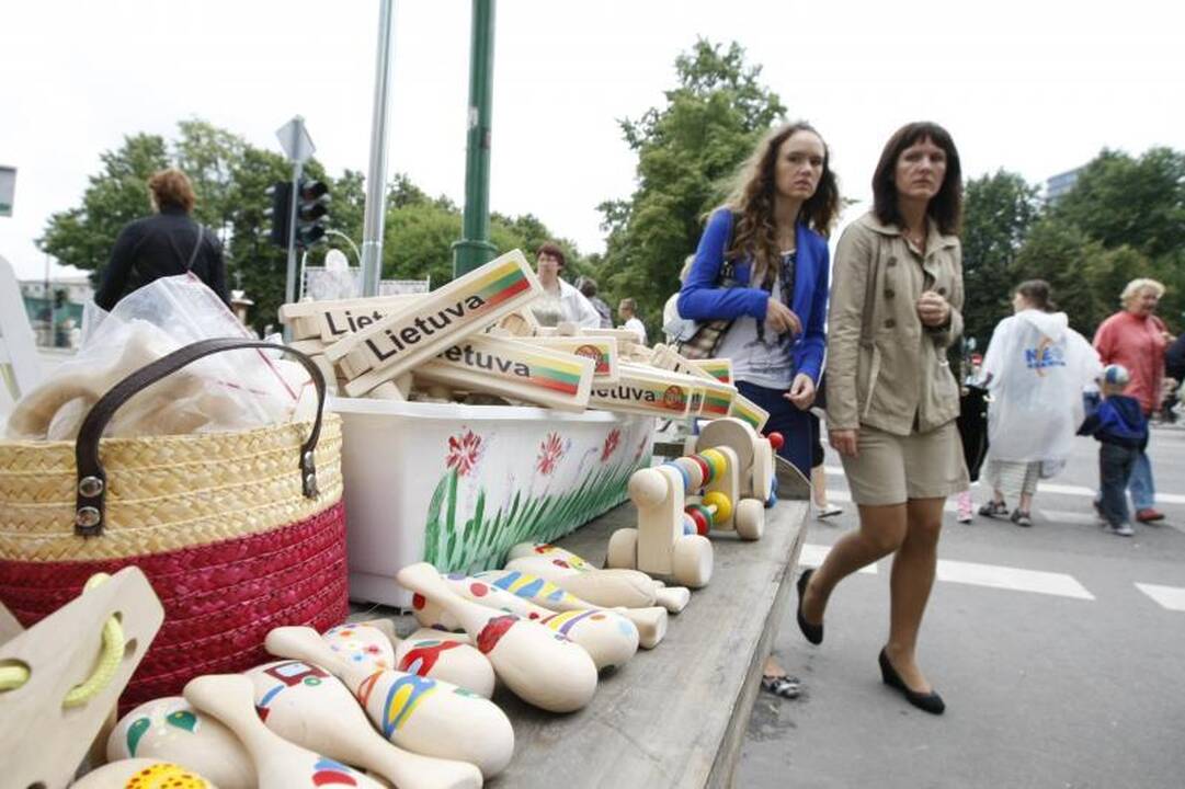 Jūros šventės mugėje– nuo šaukštų iki šerno galvos