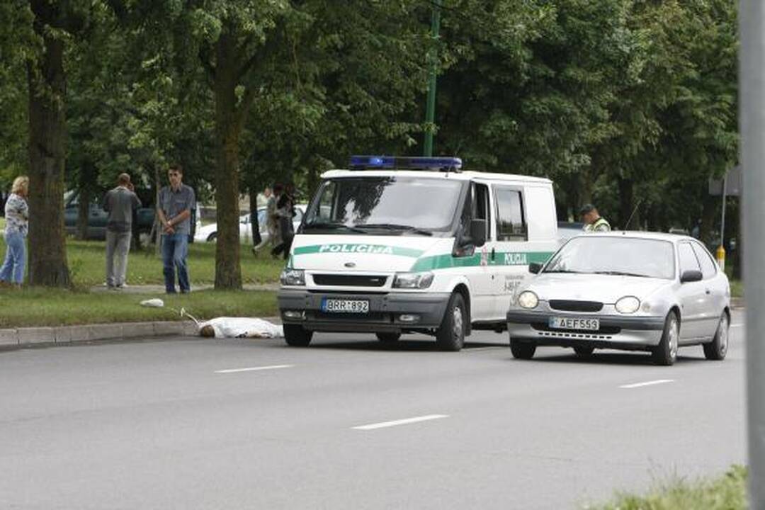 Klaipėdoje žuvo perėjoje mašinos nublokšta moteris (papildyta)  